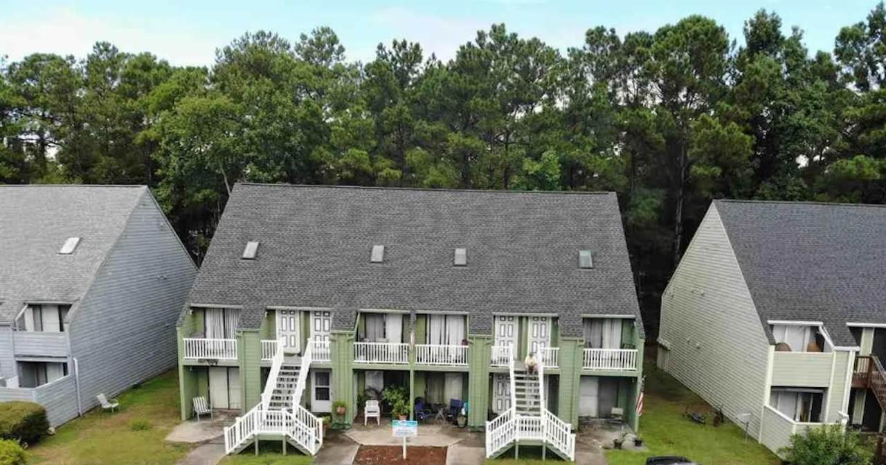 411 Cambridge Circle - Photo 1