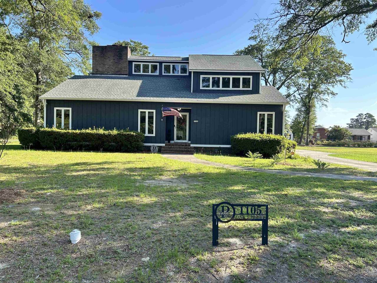 1105 Oak St. - Photo 1