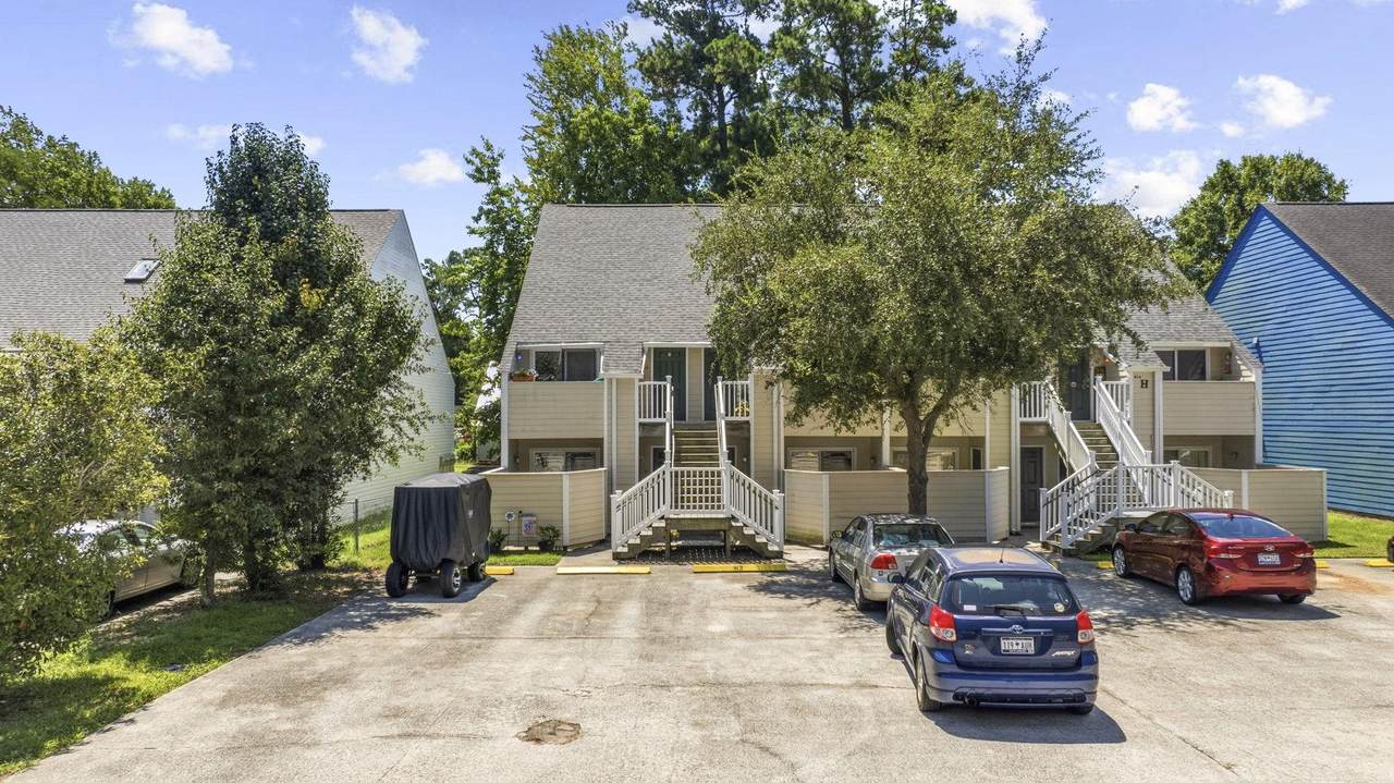 416 Cambridge Circle - Photo 1