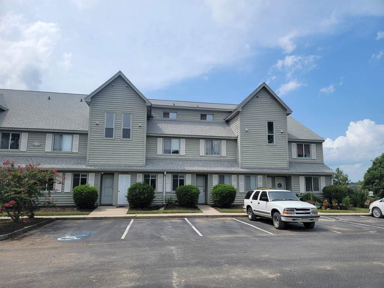 923 Fairwood Lakes Ln. - Photo 1