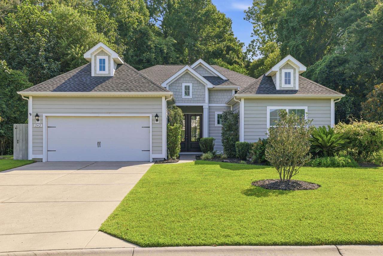 242 Hyacinth Loop - Photo 1