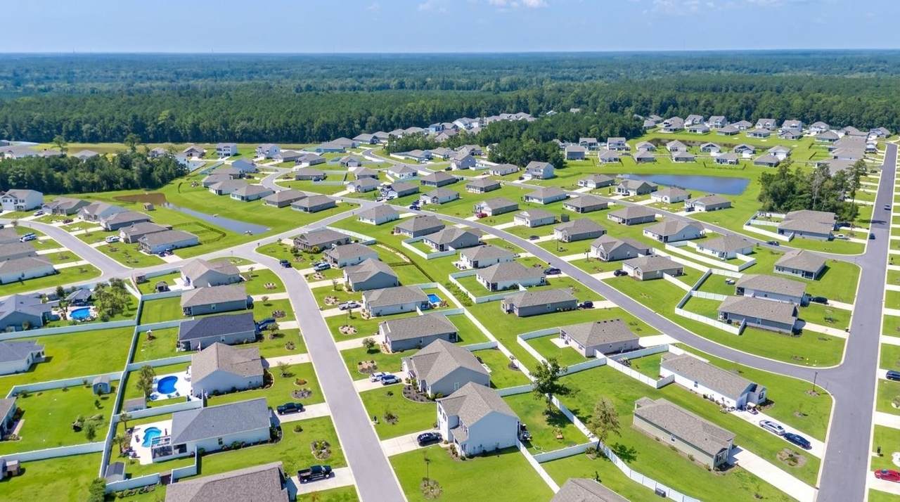 Aerial view of the Lochaven neighborhood