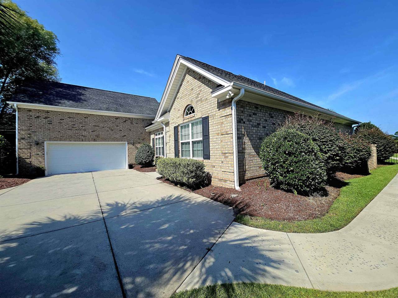 9181 Abingdon Dr. - Photo 1