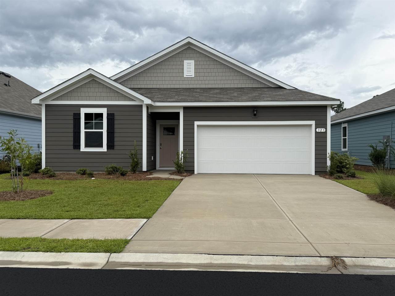 323 Ridley St - Photo 1
