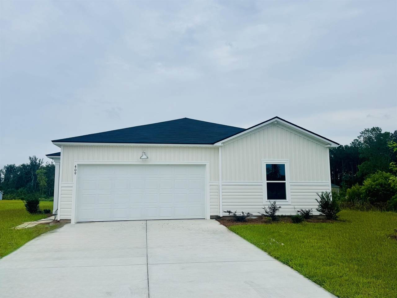 409 Sweet Vernal St - Photo 1