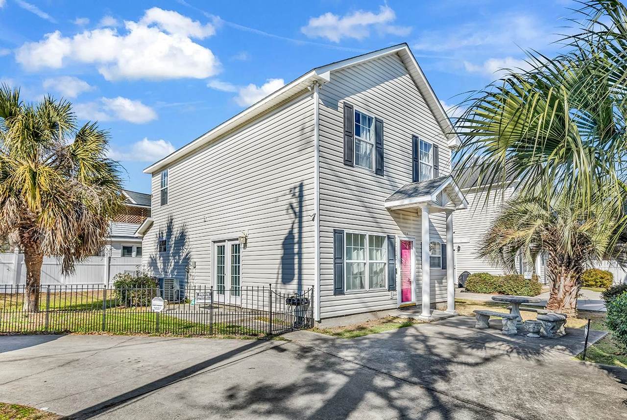 404 8th Ave. S - Photo 1