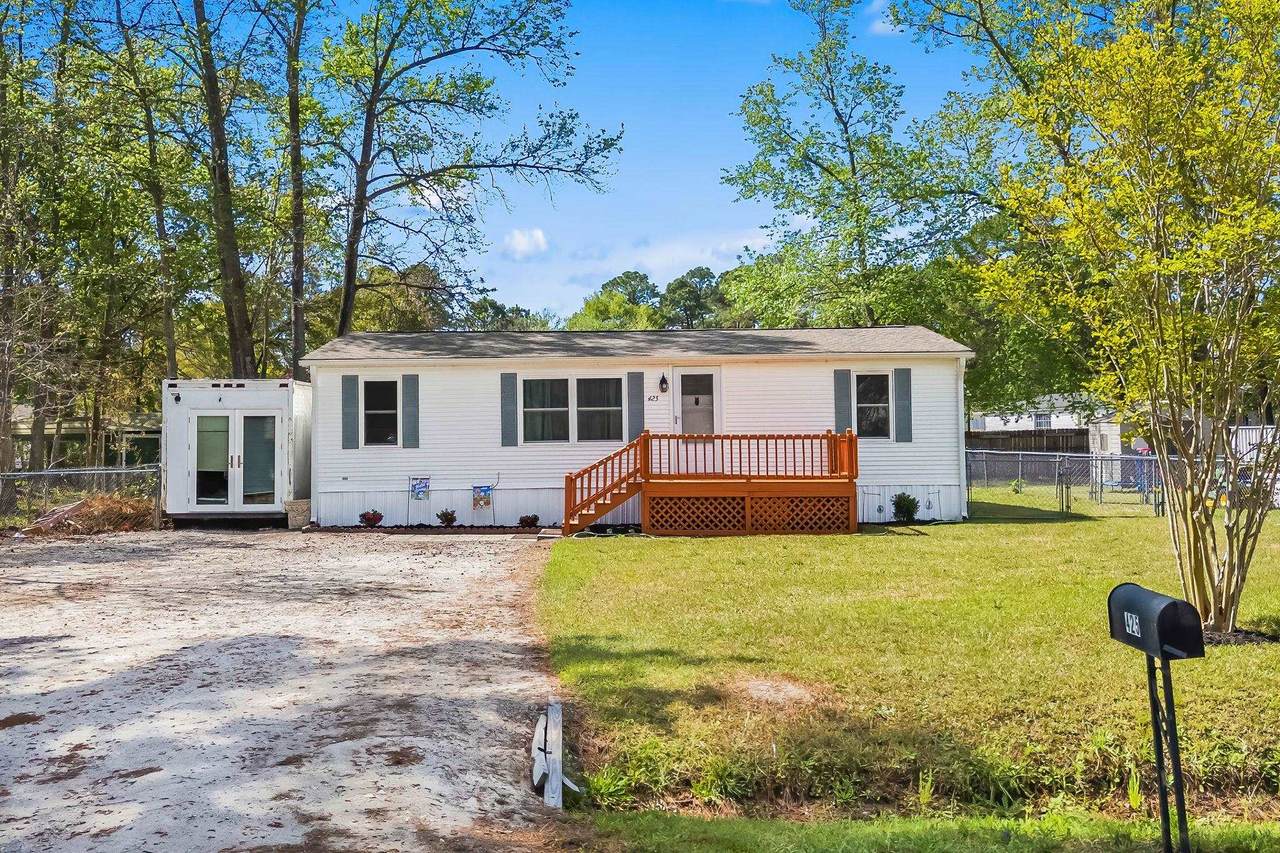 425 Sand Hill Dr. - Photo 1