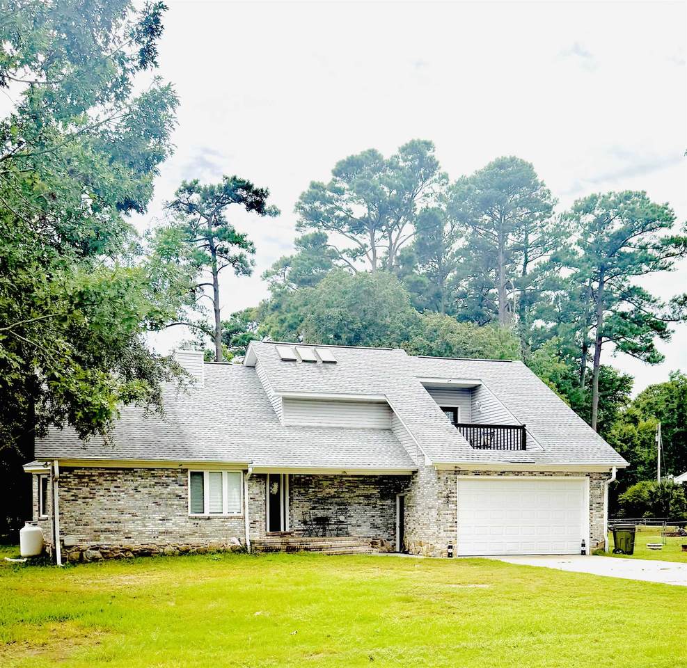 521 16th Ave. N - Photo 1
