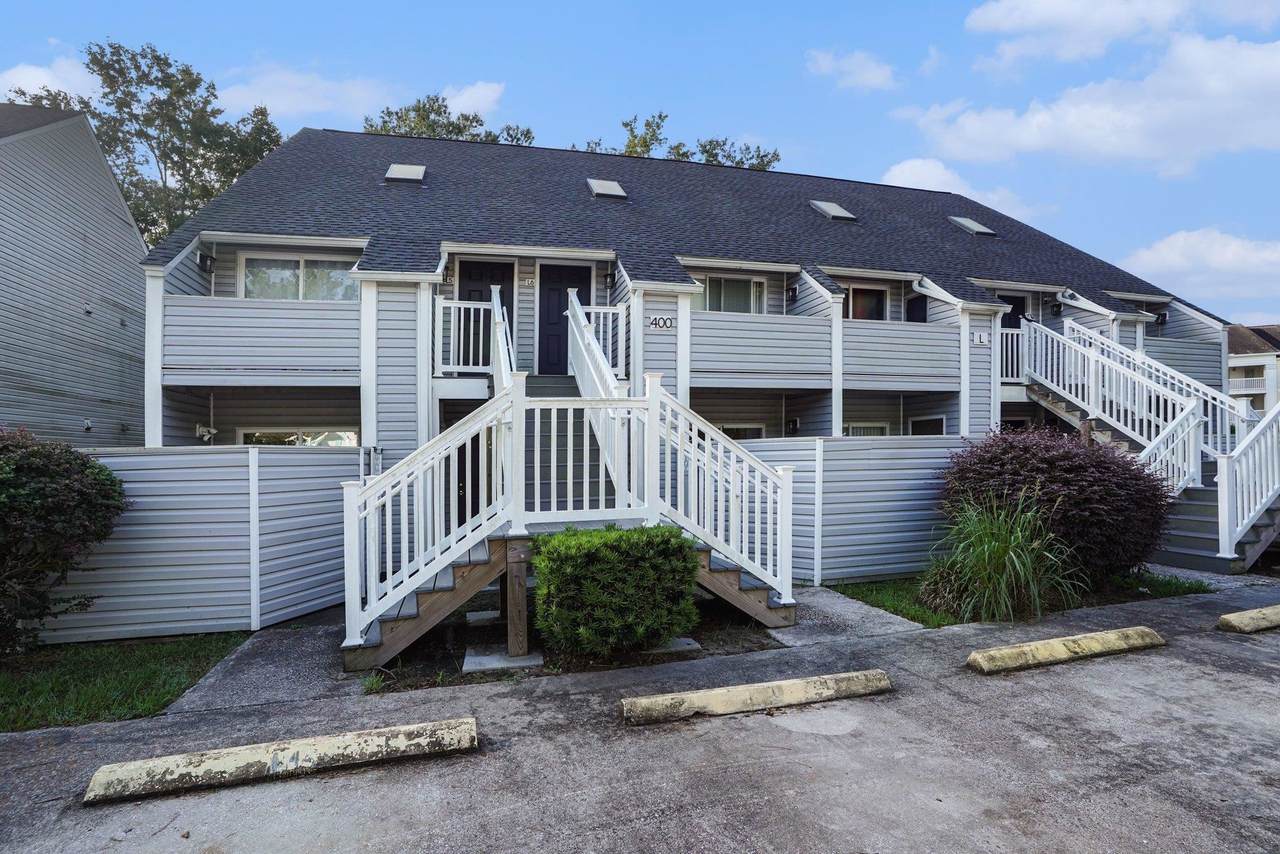 400 Cambridge Circle - Photo 1