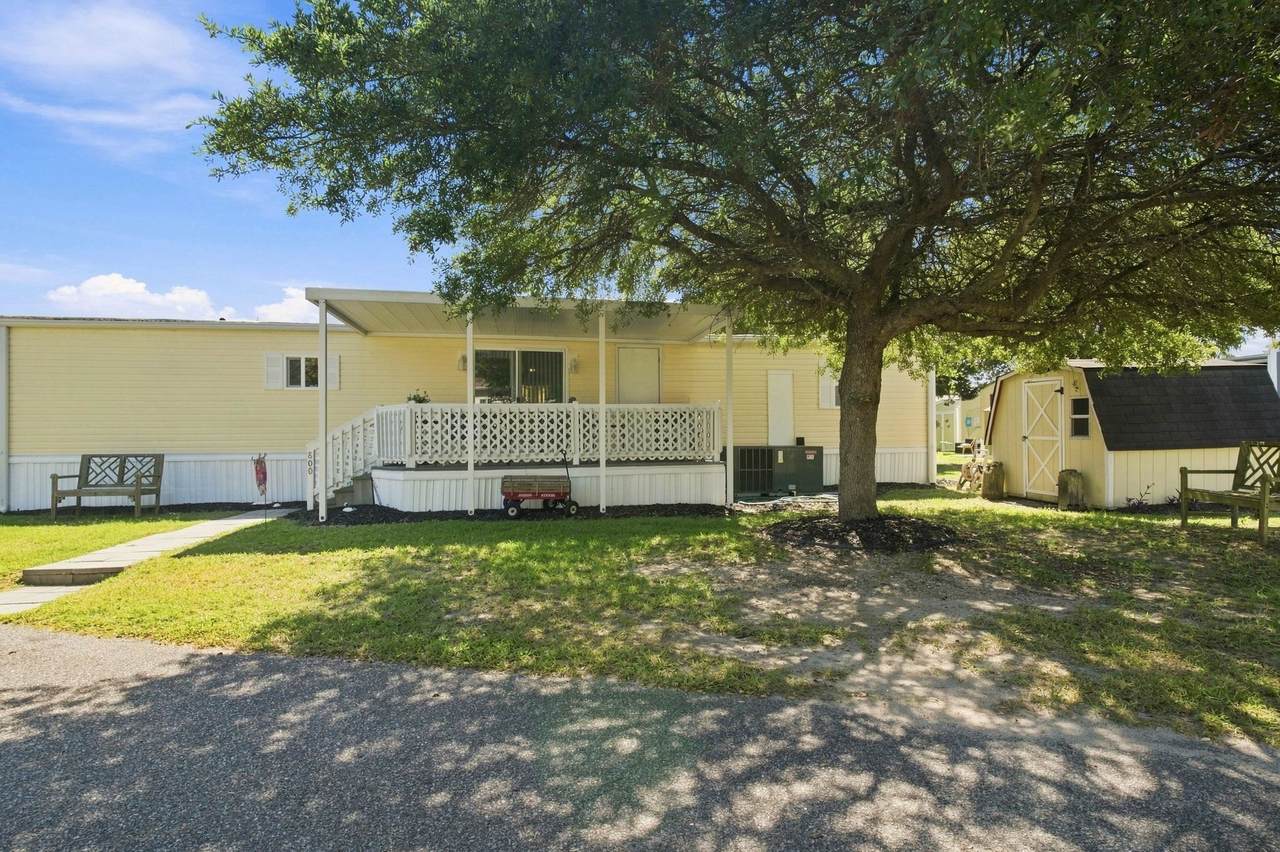 800 Waterway Dr. - Photo 1