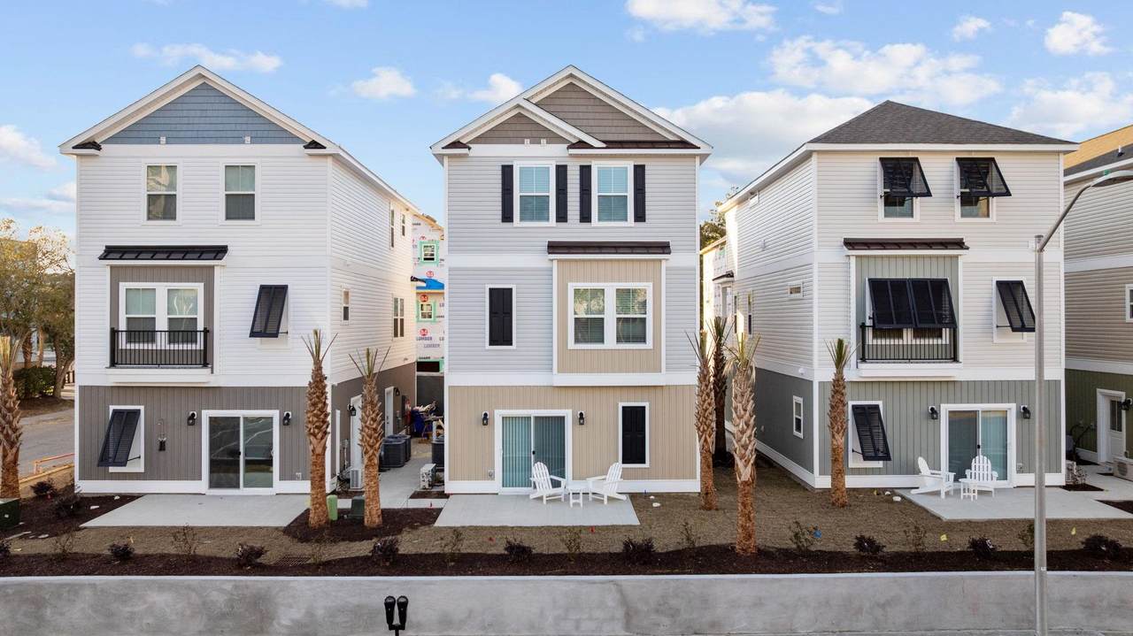 202 Madison Ct. - Photo 1
