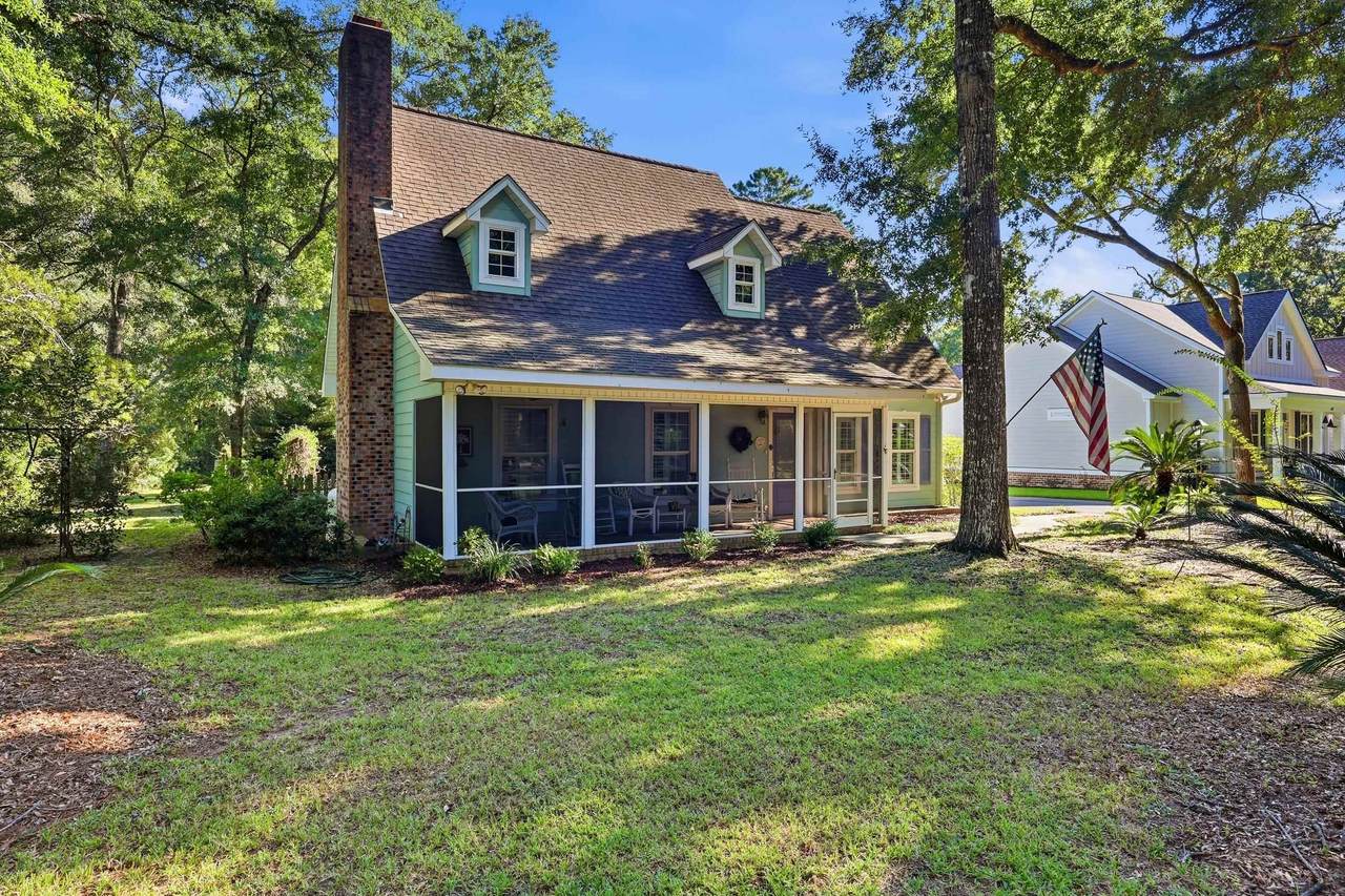 587 Hawthorn Dr. - Photo 1