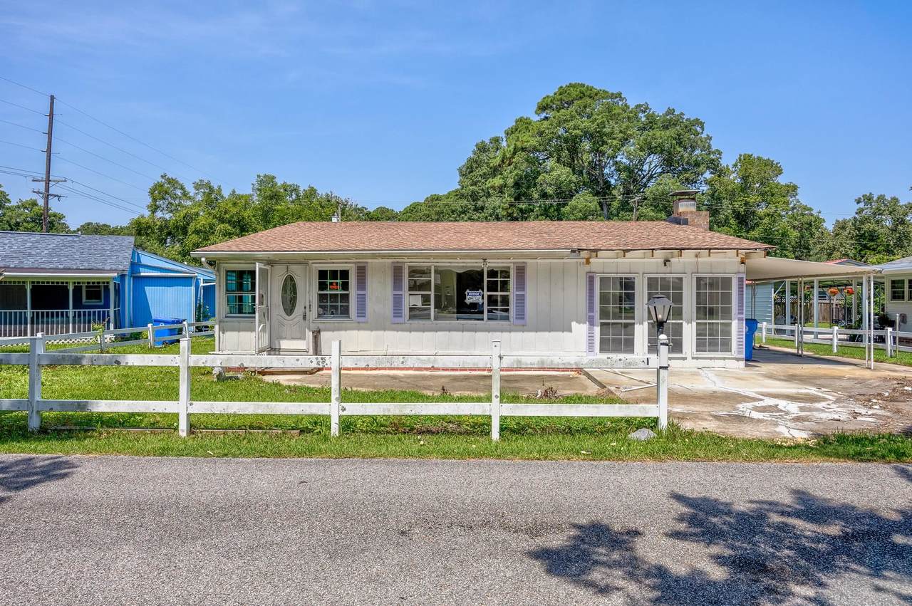 1210 Holly Park Circle - Photo 1