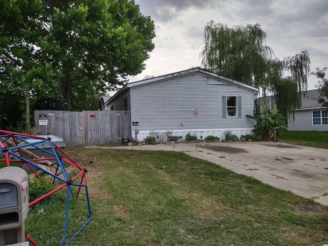 8566 Edgewood Dr. - Photo 1