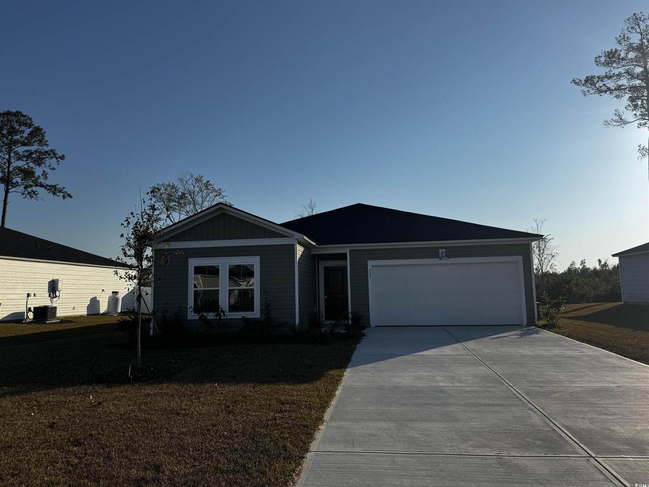 203 Saddle St - Photo 1