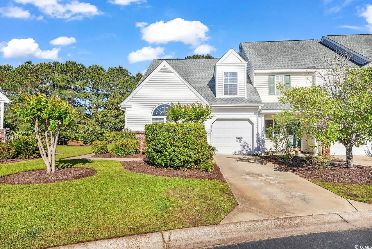 182 Wimbledon Way - Photo 1
