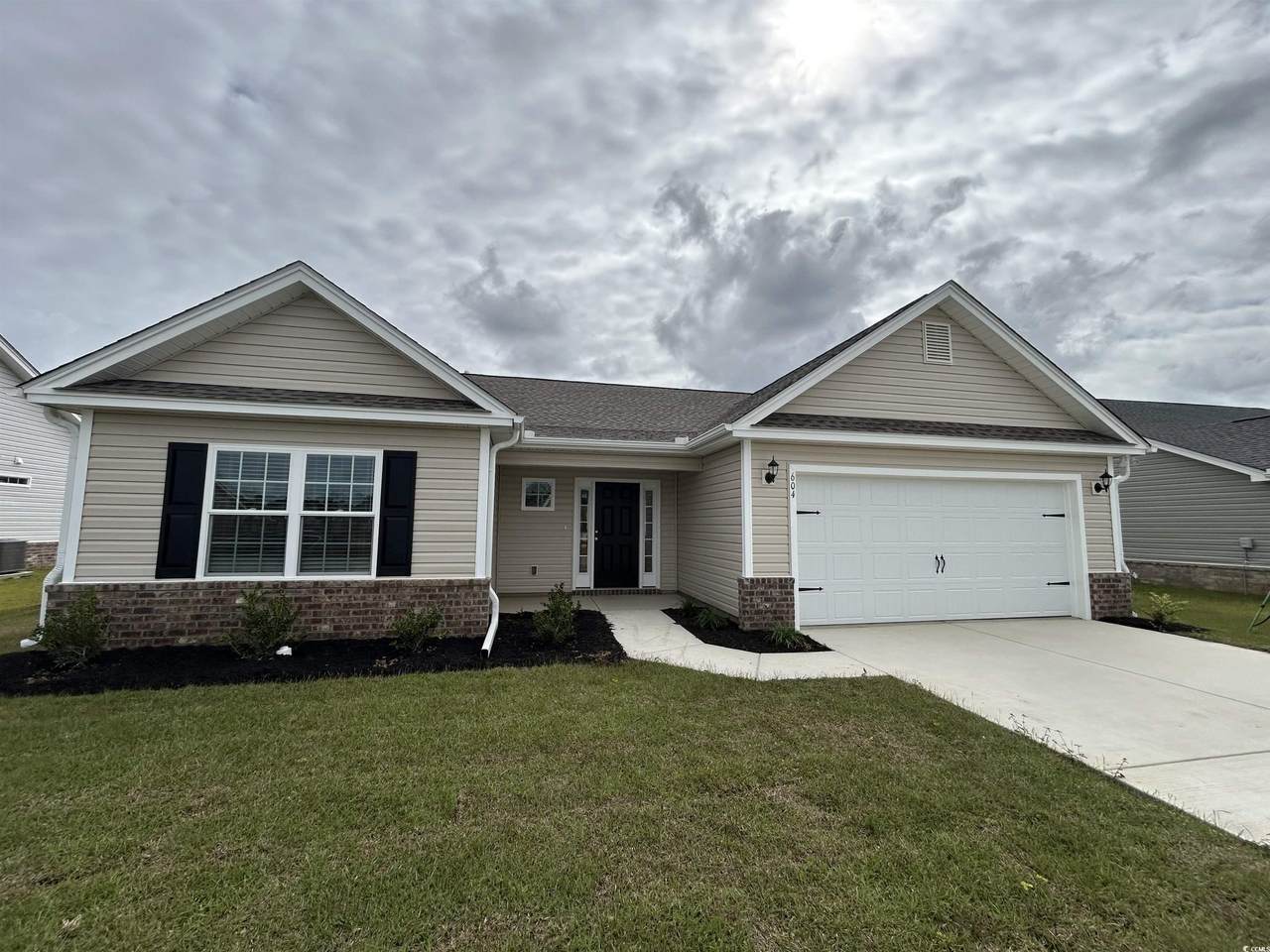 604 Woodside Dr. - Photo 1
