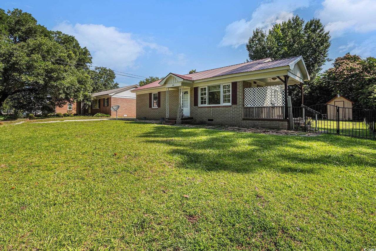 320 Edgewood Circle - Photo 1
