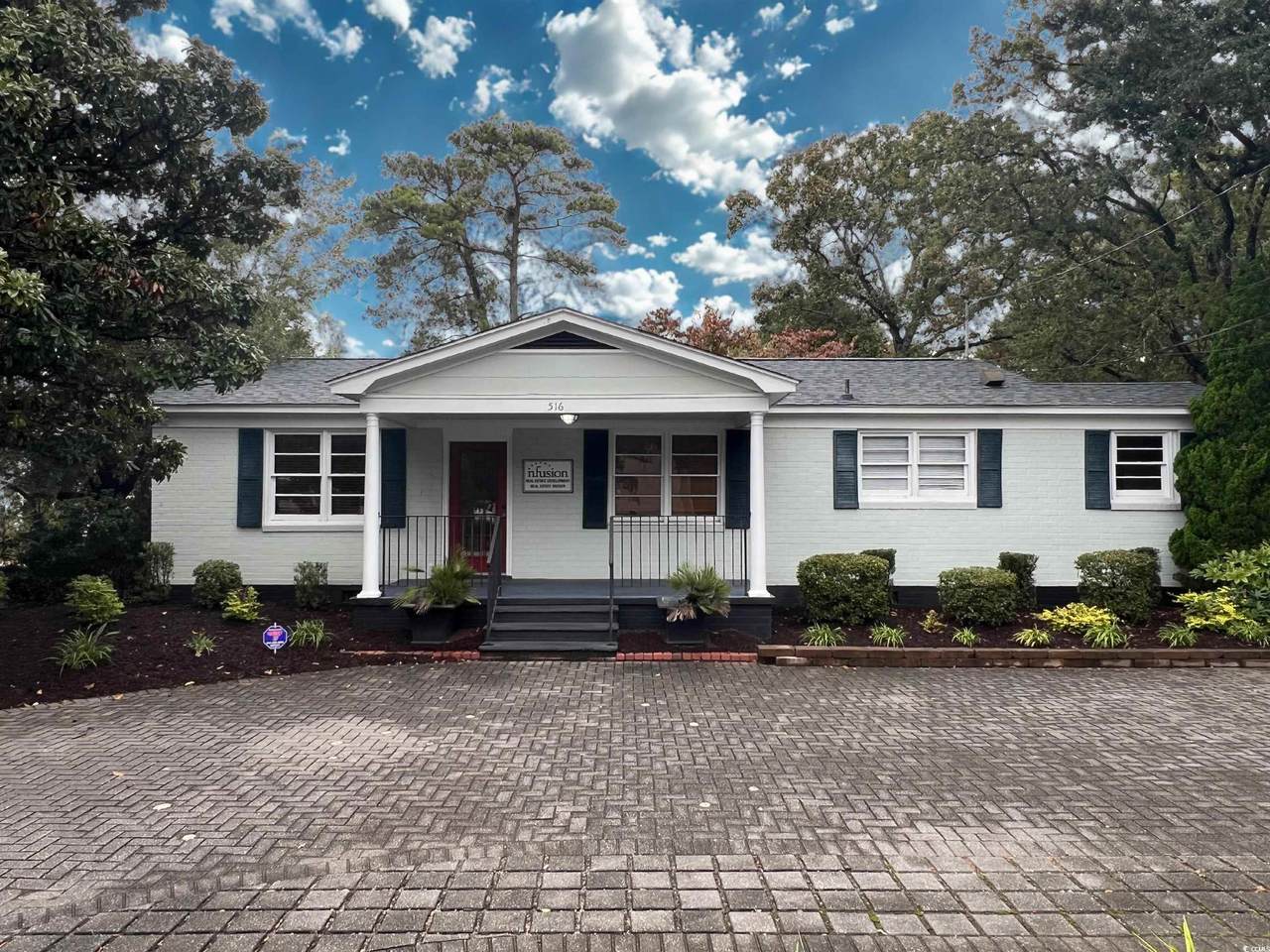 516 29th Ave. N - Photo 1