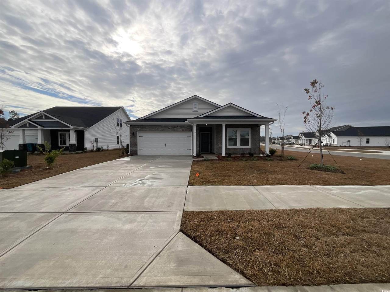 101 Red Cedar Ave. - Photo 1