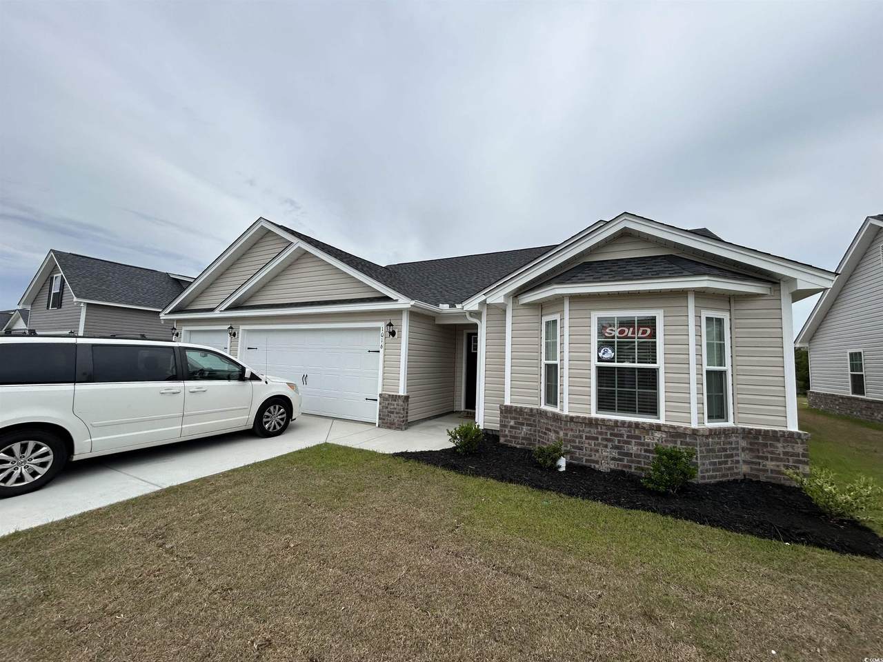 1016 Woodside Dr. - Photo 1
