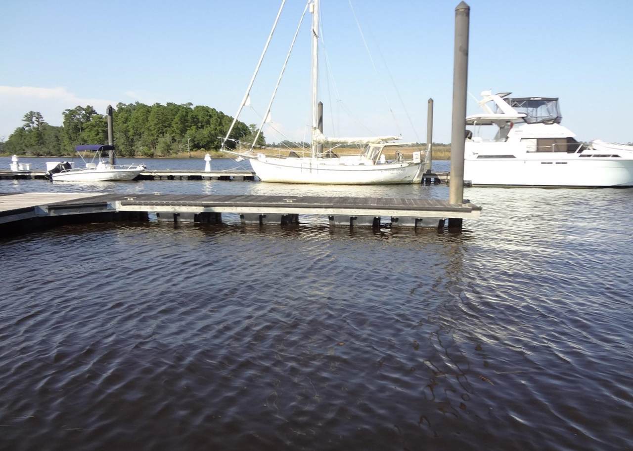 Slip 18 Friendfield Marina - Photo 1