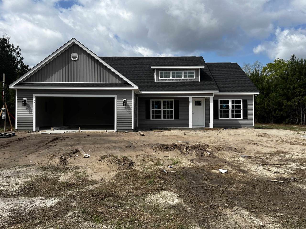 994 Inglewood Dr. - Photo 1