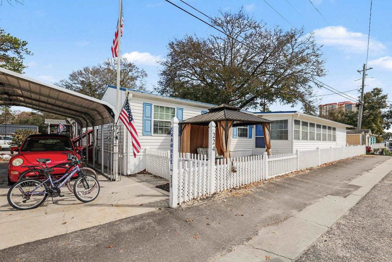 9700 Kings Rd. - Photo 1