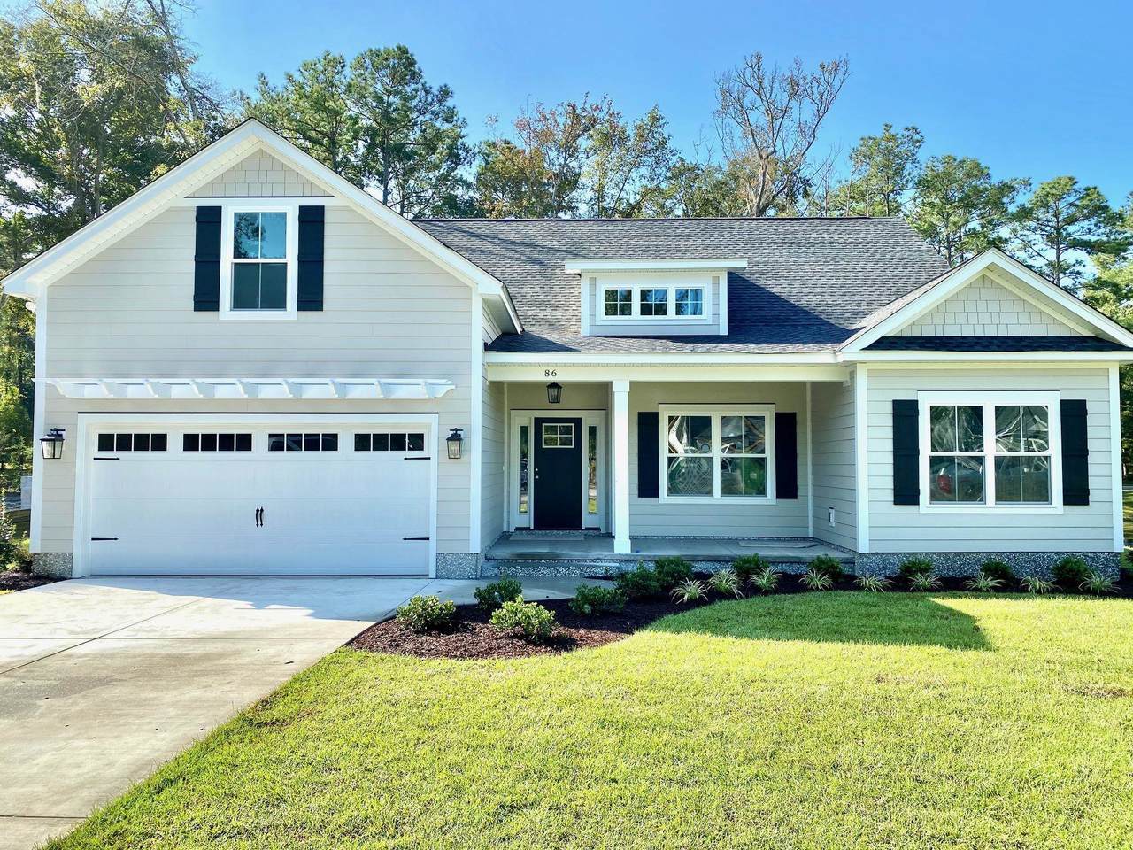 1001 Oakley St. - Photo 1