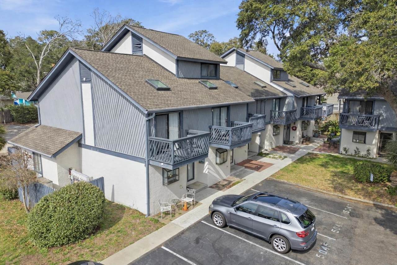 504 30th Ave. N - Photo 1