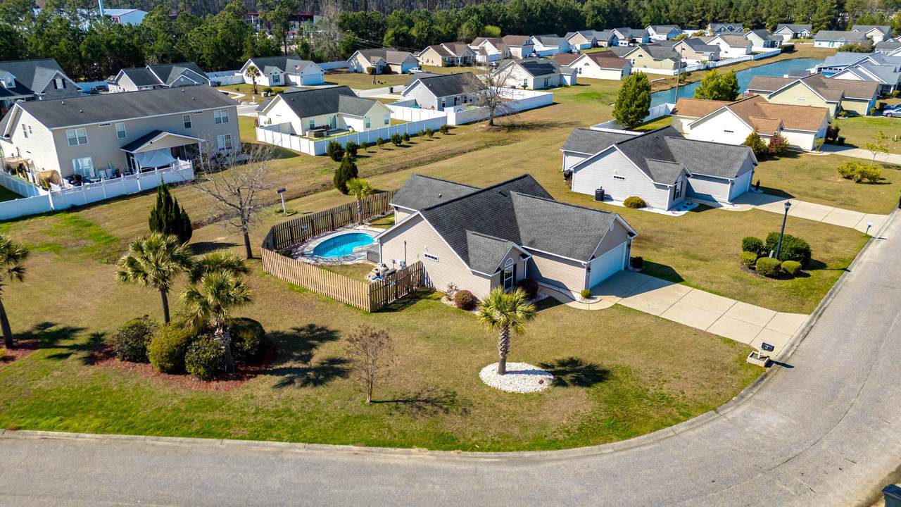 527 Cottage Oaks Circle - Photo 1