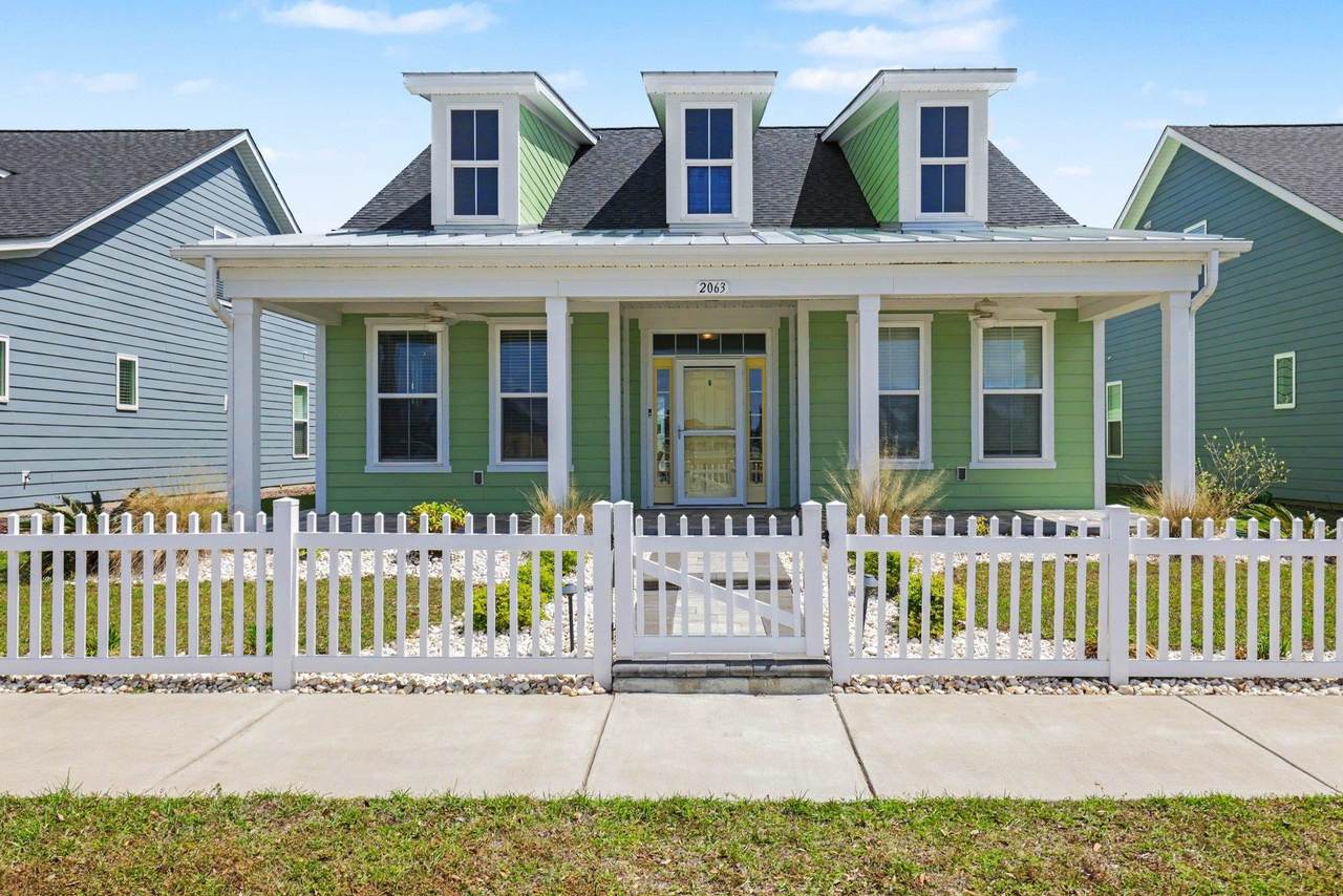 2063 Singing Palm Loop - Photo 1