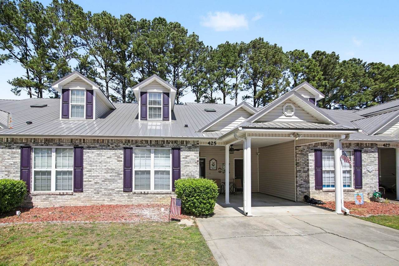 425 Colonial Trace Dr. - Photo 1