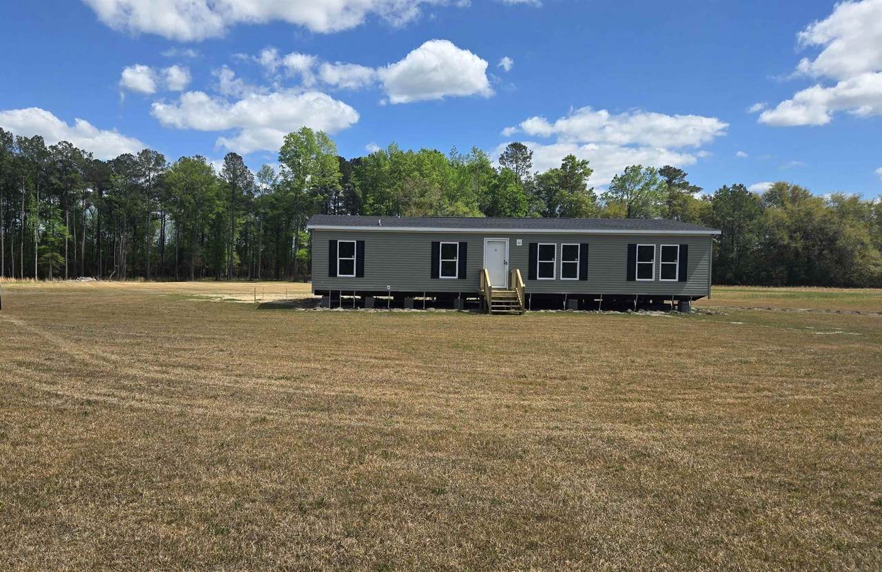 105 Retired Ave. - Photo 1
