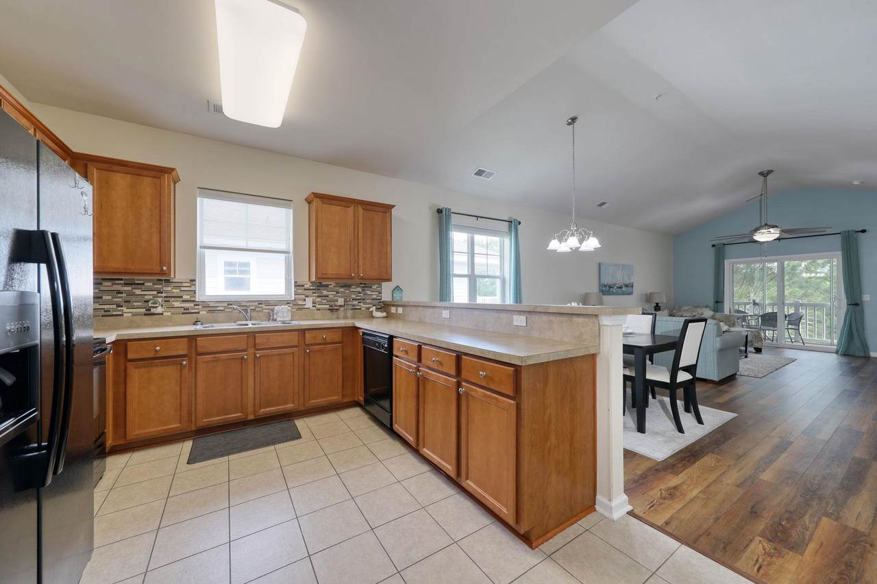6253 Catalina Dr. - Photo 1