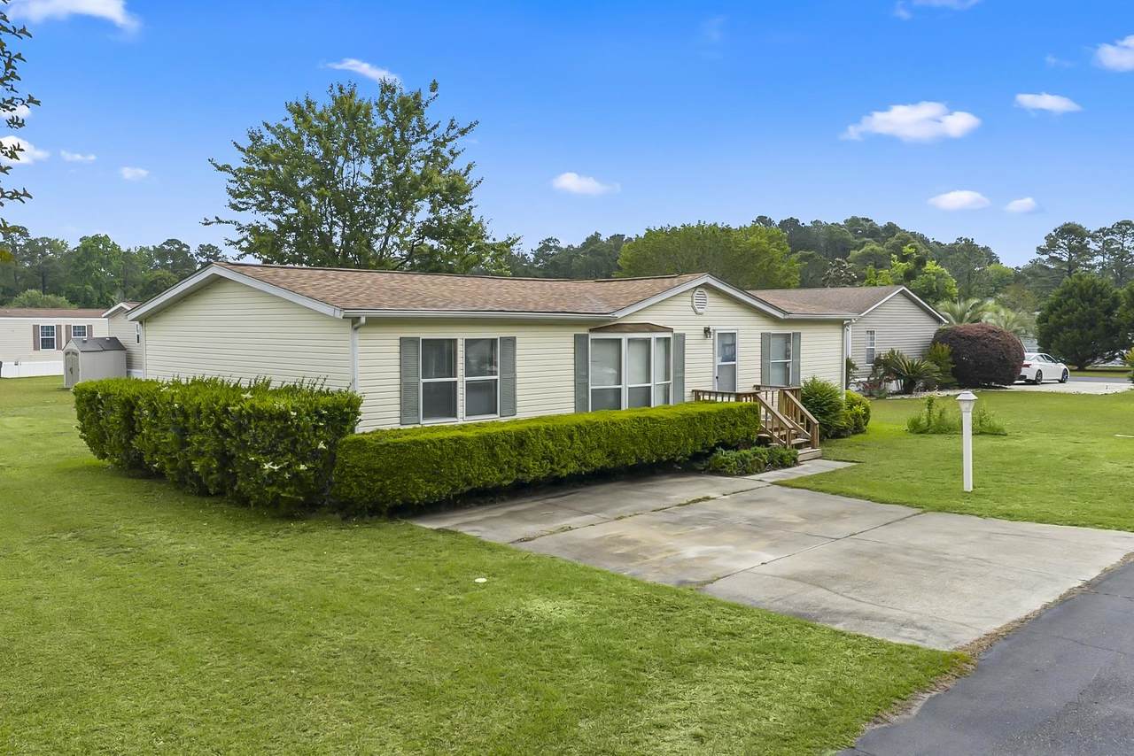 1093 Palm Dr. - Photo 1