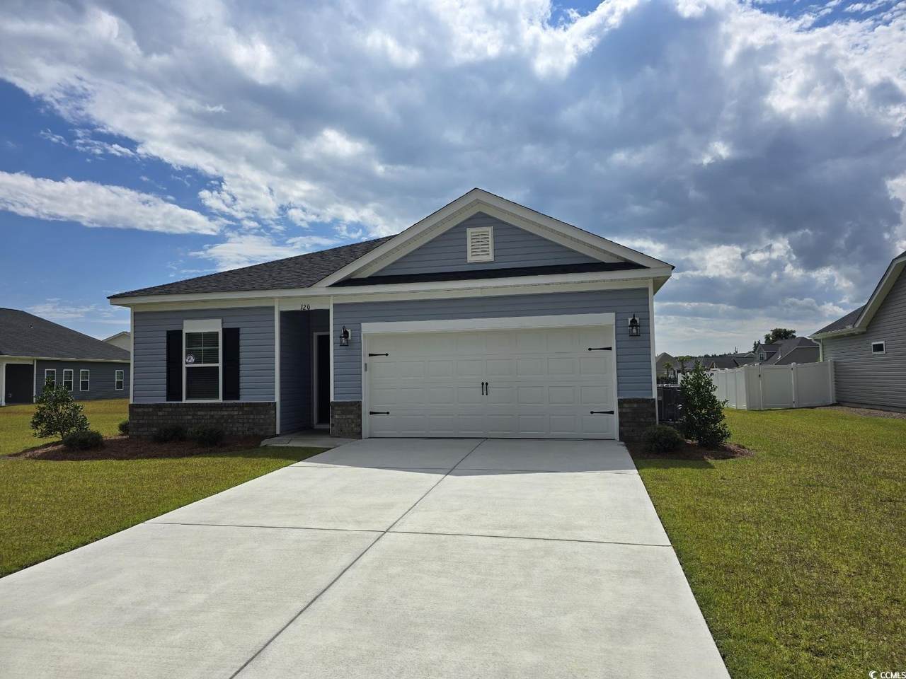 120 Avery Woods Dr. - Photo 1