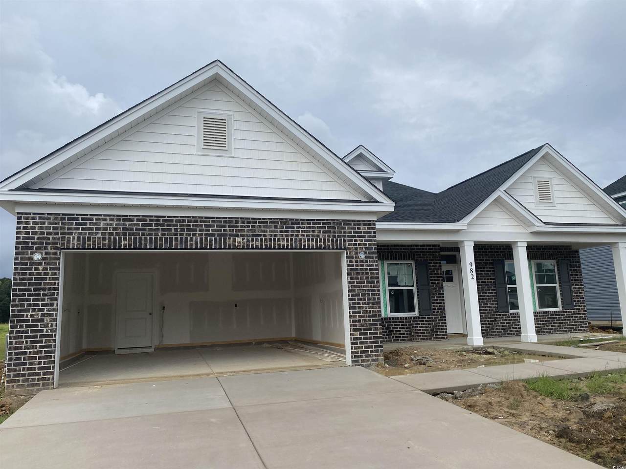 982 Oak Hollow St. - Photo 1