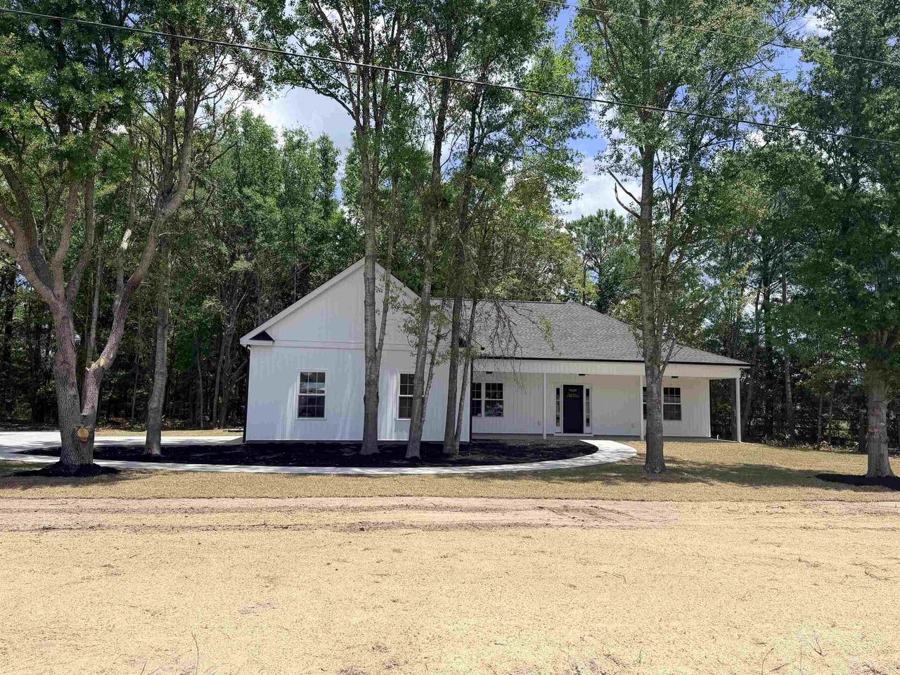 616 Goretown Loop - Photo 1