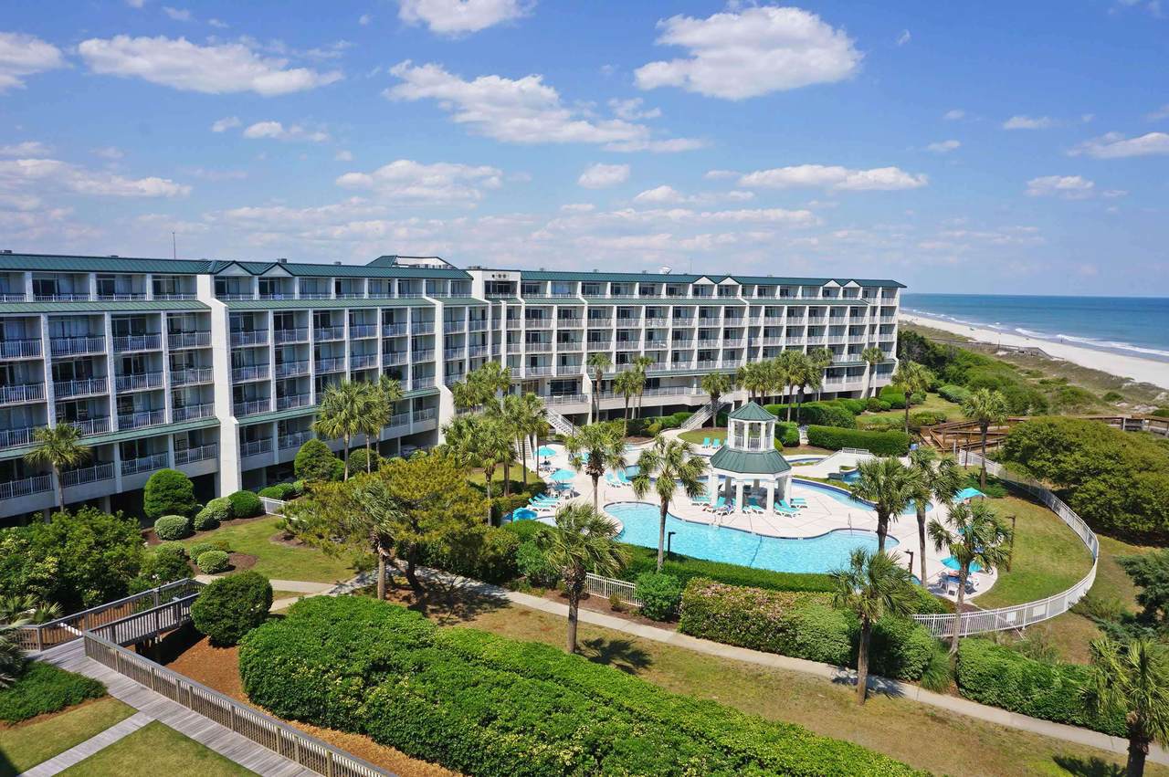 601 Retreat Beach Circle - Photo 1