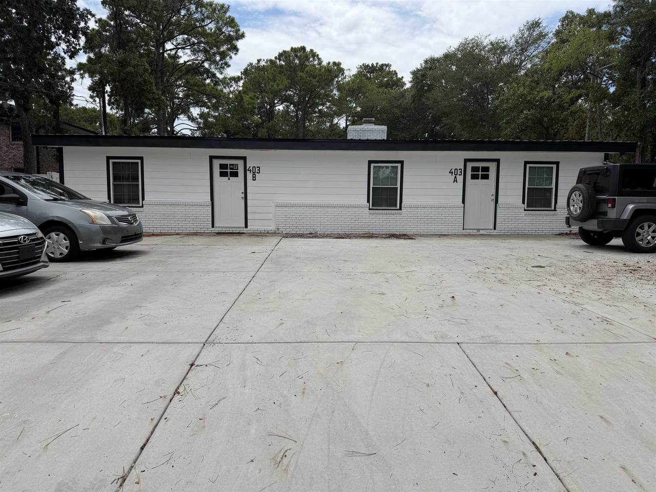 403 73rd Ave. N - Photo 1