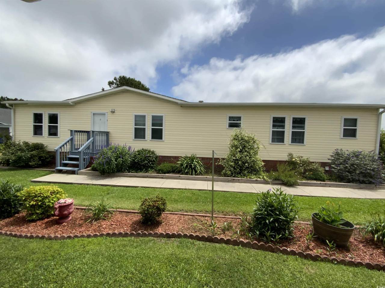 272 Iroquis Trail - Photo 1