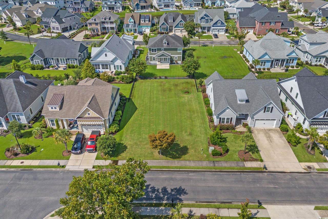 9022 Belvidere Dr. - Photo 1