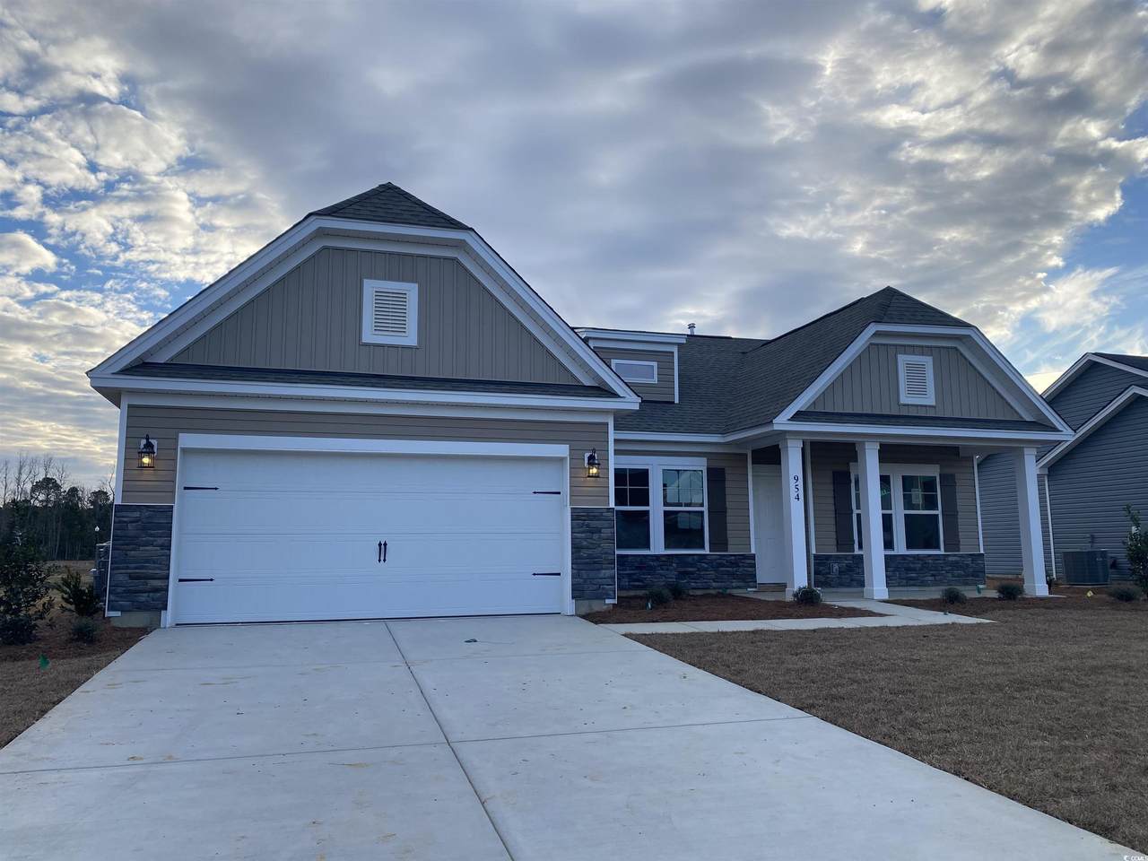 954 Oak Hollow St. - Photo 1