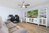 824 Twickenham Loop - Photo 4