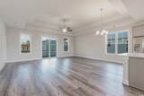 61 Yale Pl. - Photo 2