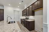 965 Hackler St. - Photo 9