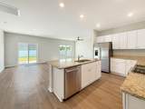 164 Saddle St - Photo 6