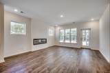 3073 Claredon St - Photo 12