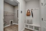 3057 Claredon St - Photo 35